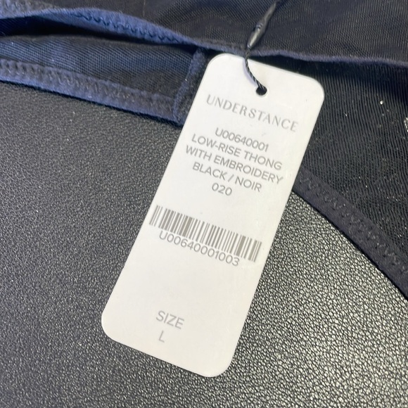 3/$25 Embroidered flower thong by Understance | size L - Picture 4 of 4